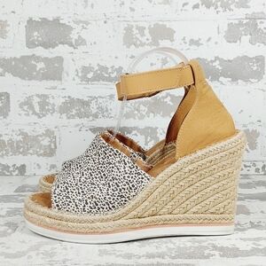 Toms Tan and Black Wedge Sandals